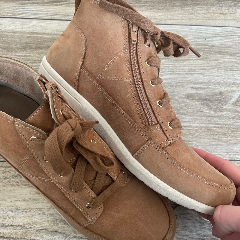 Vionic sneaker boot - Picture 6 of 6